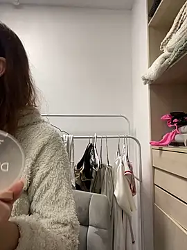 AnaWest online show from September 22, 2025, 6:19 am