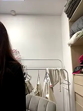 AnaWest online show from October 2, 2025, 6:17 am