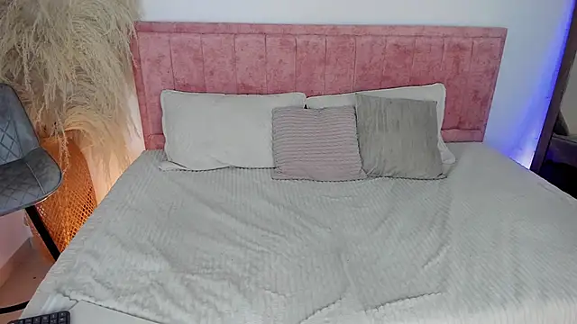 Snapshot of Sofiawilson_ chatting on November 12, 2025, 2:32 pm Sofiawilson online show from November 12, 2025, 2:32 pm