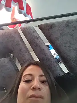 Alona Evans online show from February 4, 2026, 9:10 pm