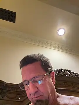 Snapshot of sluttydylan chatting on December 20, 2025, 5:32 am sluttydylan online show from December 20, 2025, 5:32 am