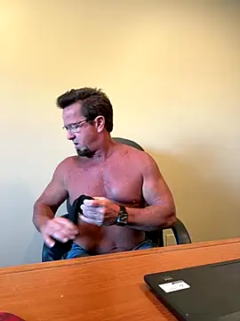 Snapshot of sluttydylan chatting on December 17, 2025, 9:42 pm sluttydylan online show from December 17, 2025, 9:42 pm