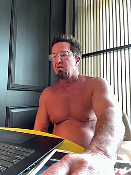 Snapshot of sluttydylan chatting on January 6, 2026, 7:29 pm sluttydylan online show from January 6, 2026, 7:29 pm