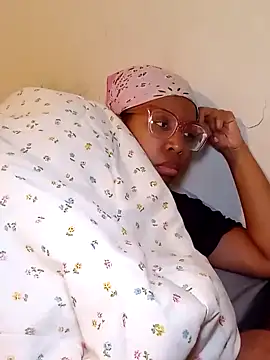 madamsensuale online show from March 18, 2025, 3:02 am