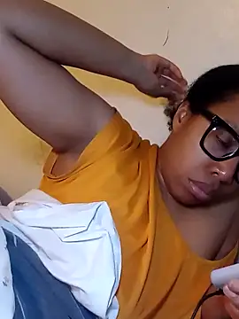 madamsensuale online show from February 5, 2025, 5:09 am