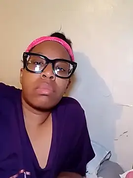 madamsensuale online show from March 22, 2025, 3:20 am