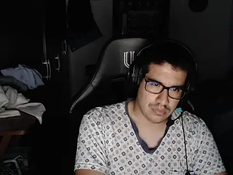 thealfawolf01 online show from November 13, 2025, 12:14 am