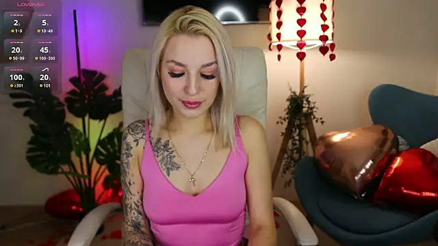 Snapshot of Crystal_Barbie chatting on February 17, 2025, 7:12 pm Crystal Barbie online show from February 17, 2025, 7:12 pm