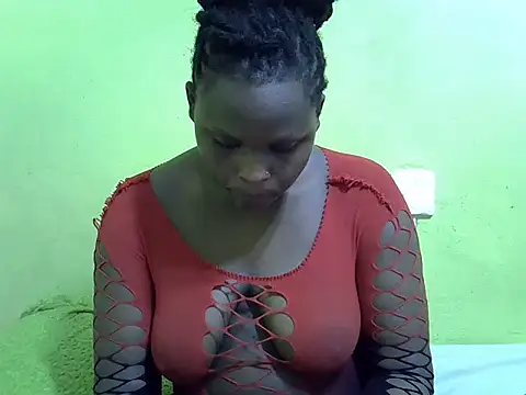 Snapshot of queendebbie chatting on November 14, 2025, 10:46 pm queendebbie online show from November 14, 2025, 10:46 pm