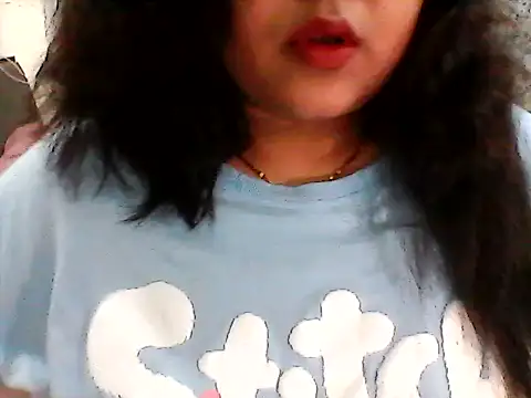 Snapshot of smile_pretty chatting on June 16, 2026, 5:46 pm smile pretty online show from June 16, 2026, 5:46 pm