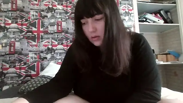 Lynylou online show from September 23, 2025, 11:17 am