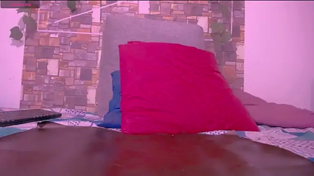 CrazyRousex online show from September 18, 2025, 4:32 pm