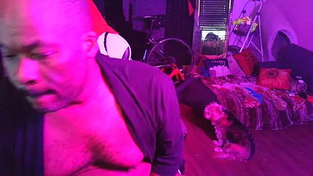 Snapshot of bigshh8 chatting on February 9, 2026, 3:21 pm bigshh8 online show from February 9, 2026, 3:21 pm