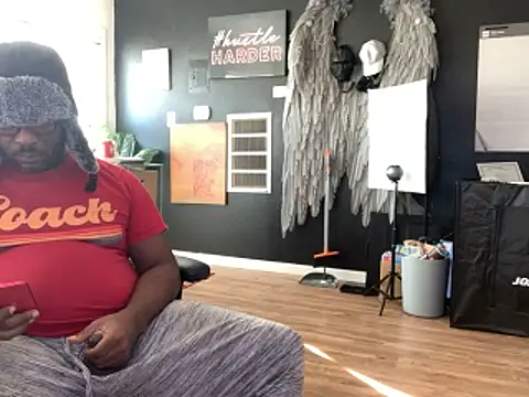 Snapshot of bigshh8 chatting on February 27, 2026, 4:29 pm bigshh8 online show from February 27, 2026, 4:29 pm