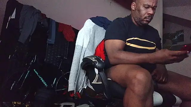 Snapshot of bigshh8 chatting on February 13, 2026, 1:38 am bigshh8 online show from February 13, 2026, 1:38 am