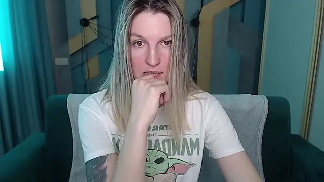 Snapshot of EmilyWalkeri chatting on February 22, 2026, 7:33 am EmilyWalkeri online show from February 22, 2026, 7:33 am