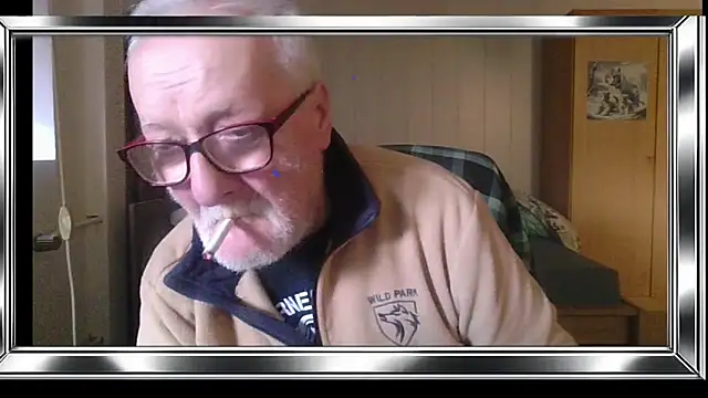 Snapshot of Sammy1660 chatting on May 18, 2026, 4:01 pm Sammy1660 online show from May 18, 2026, 4:01 pm