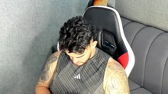 Ricardogo19 online show from October 17, 2025, 1:42 am