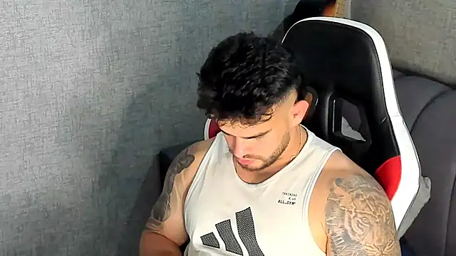 Ricardogo19 online show from October 3, 2025, 1:20 am