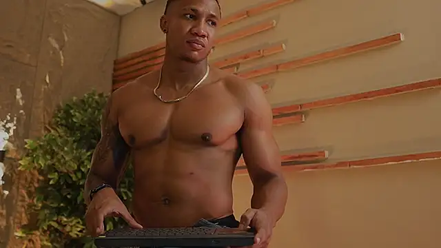 Logan Varela online show from October 26, 2025, 1:06 am