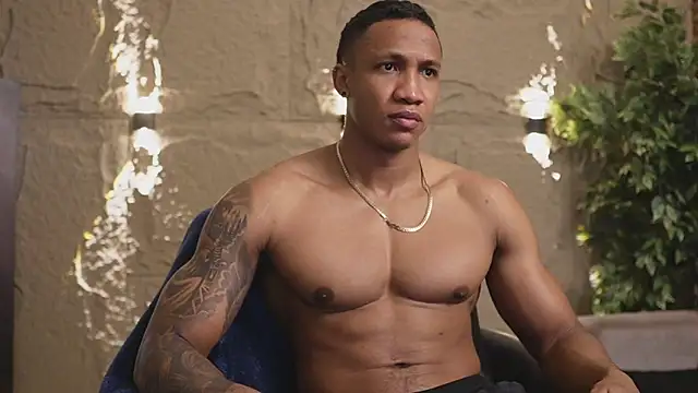 Logan Varela online show from December 17, 2025, 1:16 pm