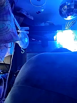 gurlnips online show from March 8, 2026, 11:52 pm