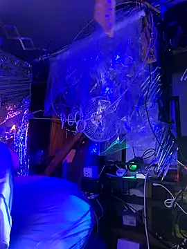 Snapshot of gurlnips chatting on December 18, 2025, 1:04 pm gurlnips online show from December 18, 2025, 1:04 pm