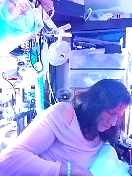 gurlnips online show from March 14, 2026, 11:44 pm