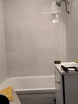 gurlnips online show from February 10, 2026, 5:12 pm