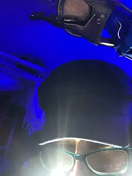 Snapshot of gurlnips chatting on November 23, 2025, 10:14 am gurlnips online show from November 23, 2025, 10:14 am