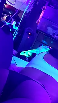 gurlnips online show from March 24, 2026, 4:51 pm