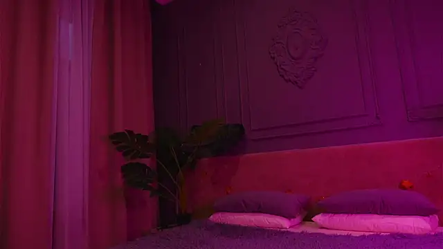 Liv Fay online show from November 4, 2025, 2:21 pm