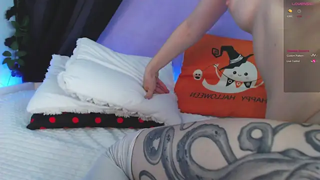 Scarlettsrorm online show from October 16, 2025, 5:16 am