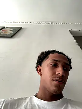 Snapshot of dominic_smith_ chatting on December 16, 2025, 9:30 pm dominic smith online show from December 16, 2025, 9:30 pm