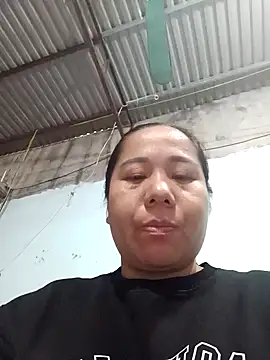 Snapshot of Queen_18200 chatting on November 6, 2025, 1:09 am Queen 18200 online show from November 6, 2025, 1:09 am