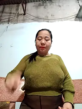 Snapshot of Queen_18200 chatting on December 3, 2025, 10:20 pm Queen 18200 online show from December 3, 2025, 10:20 pm