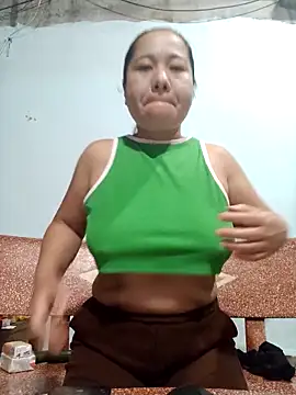 Snapshot of Queen_18200 chatting on November 1, 2025, 10:36 pm Queen 18200 online show from November 1, 2025, 10:36 pm