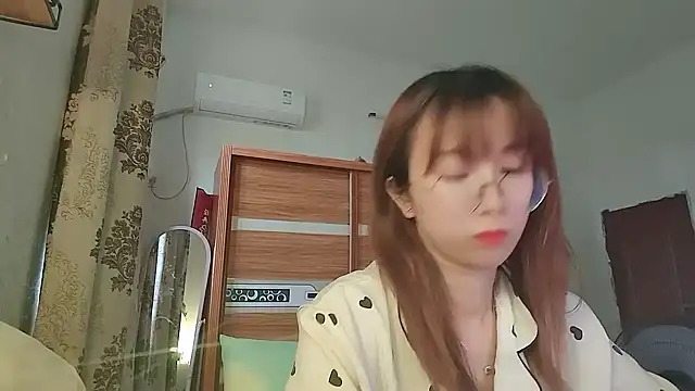 Lili 666 online show from May 21, 2026, 3:37 am