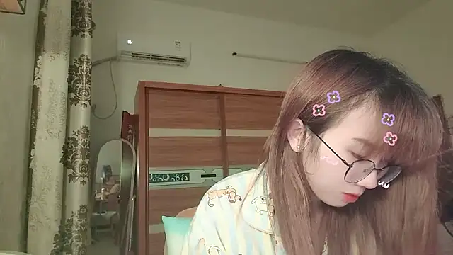 Lili 666 online show from May 22, 2026, 4:27 pm