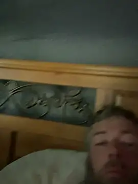 Snapshot of Tyler98425 chatting on June 1, 2026, 1:22 pm Tyler98425 online show from June 1, 2026, 1:22 pm