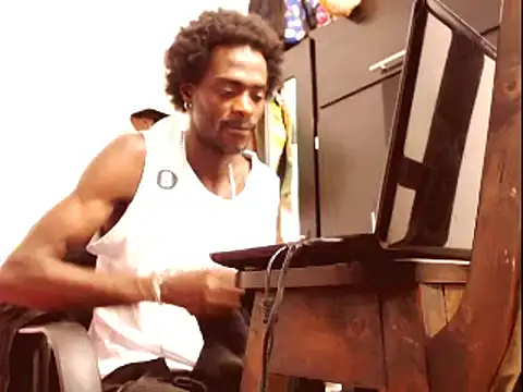 phillip-hot online show from January 28, 2025, 8:58 pm