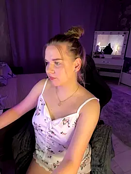 Lexi noah online show from September 24, 2025, 9:43 pm