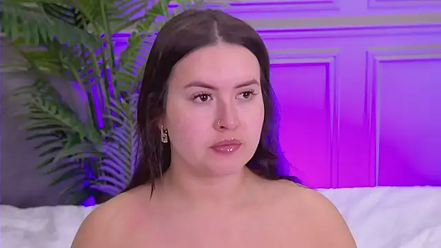 TrishaWinslet online show from November 16, 2025, 4:17 am