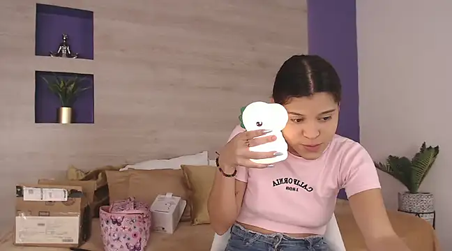nami hot04 online show from January 17, 2025, 8:55 pm