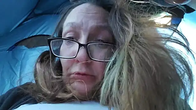 ILUV2TUCHMYKITTY online show from February 15, 2026, 7:24 pm