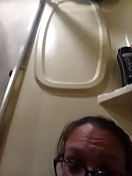 ILUV2TUCHMYKITTY online show from November 29, 2025, 1:44 pm