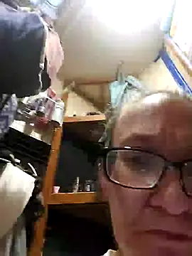 ILUV2TUCHMYKITTY online show from February 21, 2026, 2:19 pm