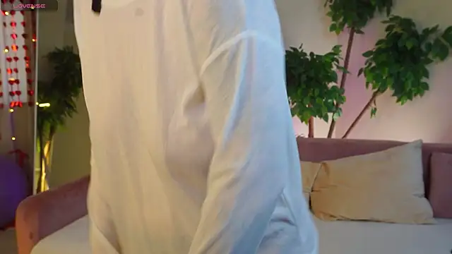 Snapshot of JessRosen chatting on February 20, 2026, 6:19 am JessRosen online show from February 20, 2026, 6:19 am