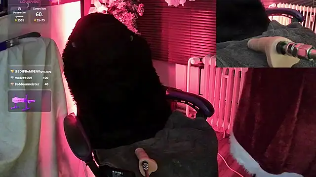 Snapshot of Fantasie-Hot-Sarah chatting on December 6, 2024, 1:13 am Fantasie-Hot-Sarah online show from December 6, 2024, 1:13 am