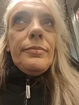 Snapshot of Fantasie-Hot-Sarah chatting on January 15, 2025, 7:05 am Fantasie-Hot-Sarah online show from January 15, 2025, 7:05 am